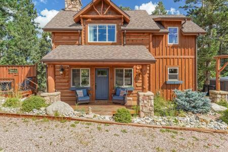 Cabin~Views~Heart Of Town~W&D~Fireplace~Kitchen Woodland Park Kültér fotó