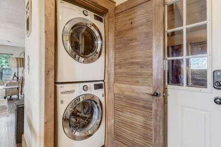 Cabin~Views~Heart Of Town~W&D~Fireplace~Kitchen Woodland Park Kültér fotó